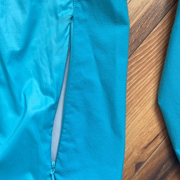 North Face Flight Series lightweight lined jacket. - Picture 4 of 5